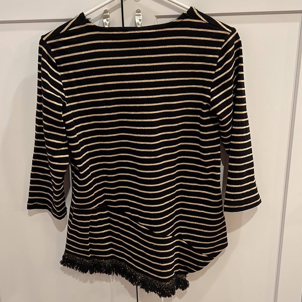 Onque Casual Black/Gold Top - Picture 2 of 5